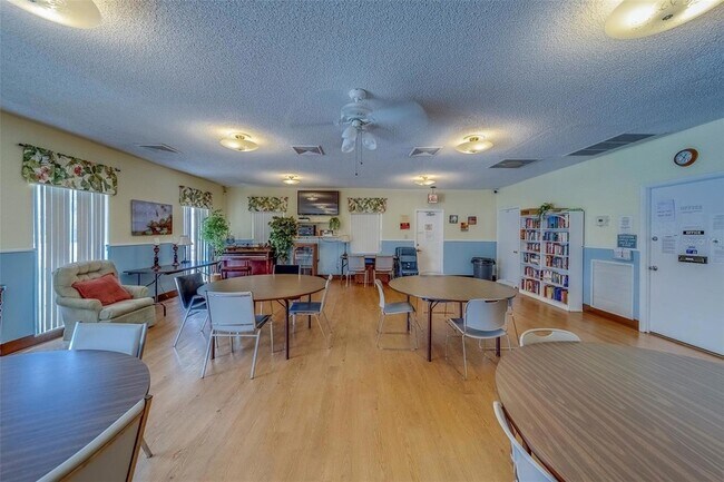 Building Photo - 361 S McMullen Booth Rd