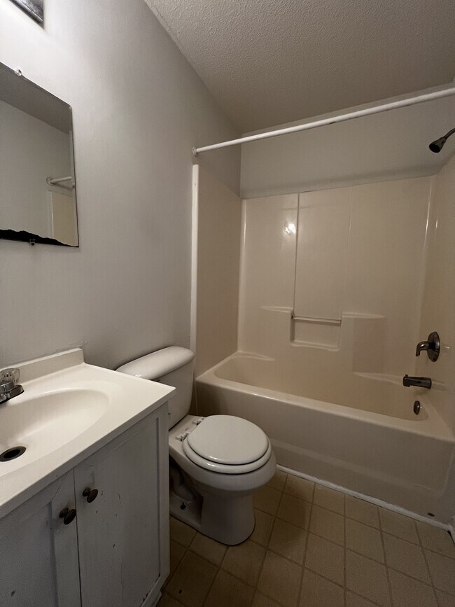 Building Photo - 3720 Prices Ln