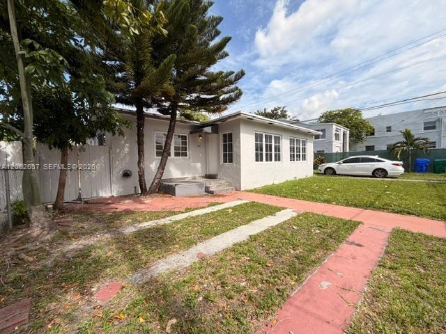 Building Photo - 132 SW 20th Ave