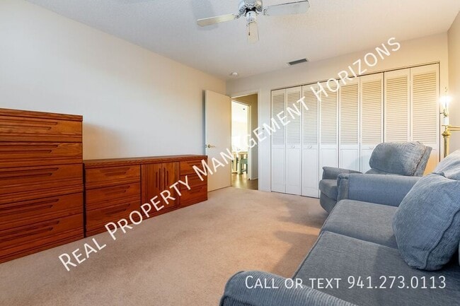 Building Photo - 4813 Independence Dr