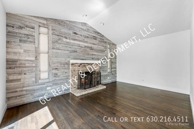Building Photo - 590 Golfers Ln