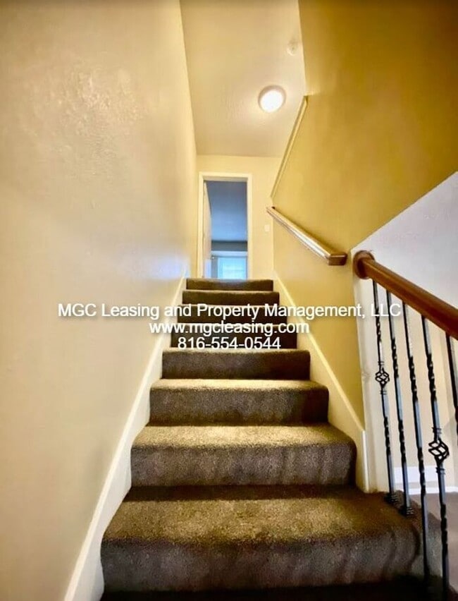 Building Photo - Enjoy Winter In Your Charming Townhome At Timber's East!