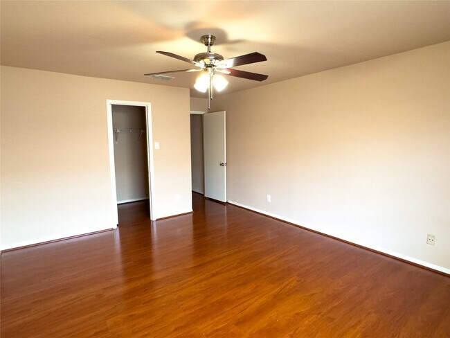 Building Photo - 9800 Pagewood Ln