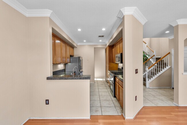 Building Photo - 9447 Hendrix Ln