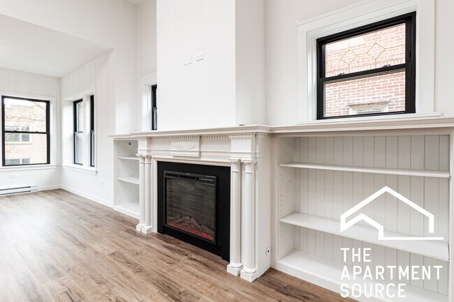 Building Photo - 1428 W Jonquil Terrace