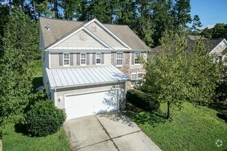 Building Photo - Four Bedroom Home!