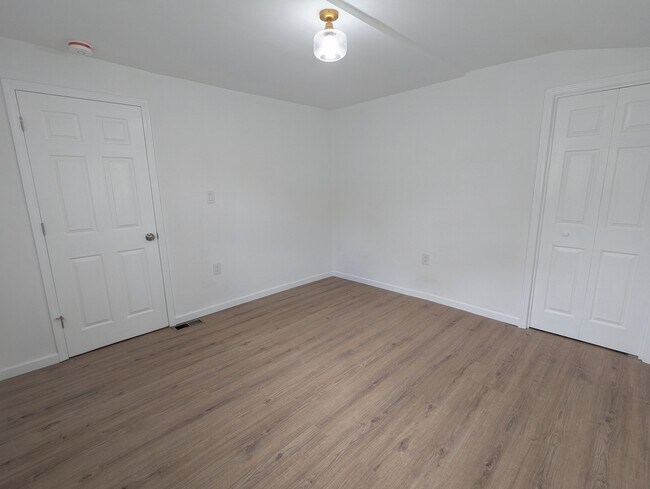 Building Photo - 309 Grand Ave