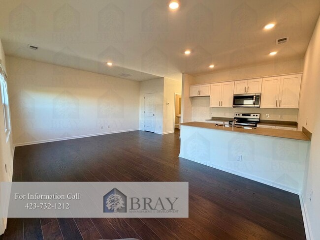 Building Photo - New 3BR Townhome in Saylor’s Place – Moder...