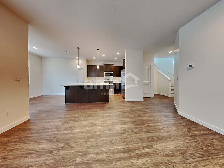 Building Photo - 1211 NE 12th St