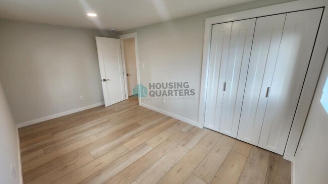 Building Photo - 2631 W Dell Dr