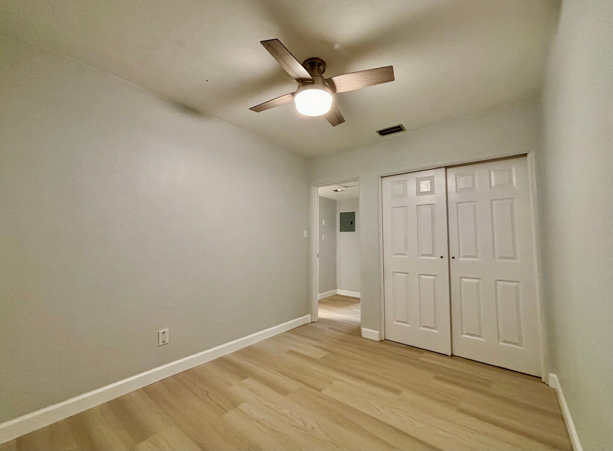 Building Photo - 718 E South St