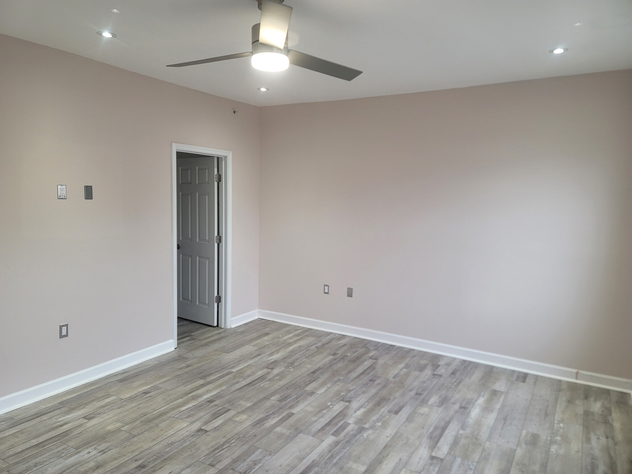 Building Photo - 6831 Hampton Bay Ln