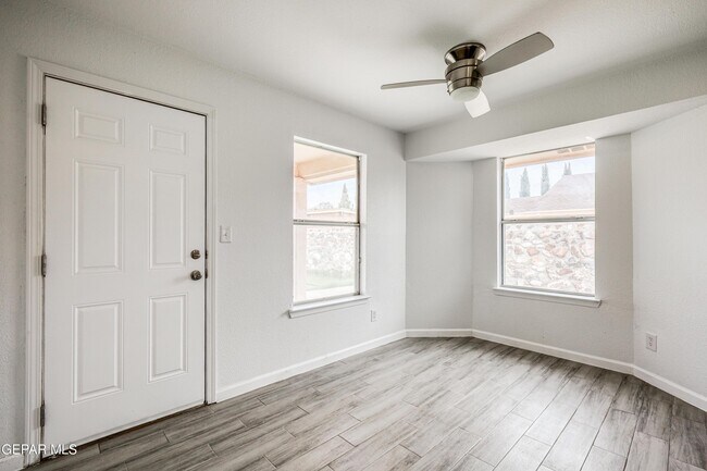 Building Photo - 5729 Saplinas Rd