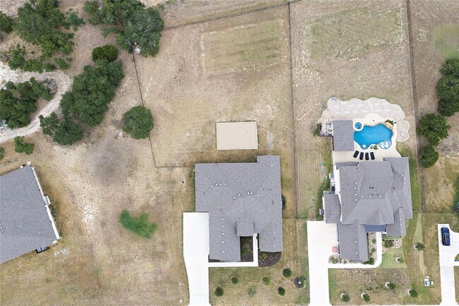 Building Photo - 704 Prairie Clover Dr