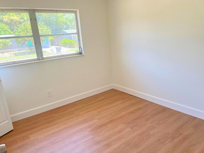 Building Photo - 4787 Tortuga Dr