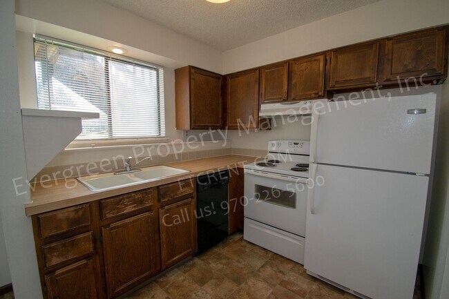 Building Photo - 1636 E Pitkin St