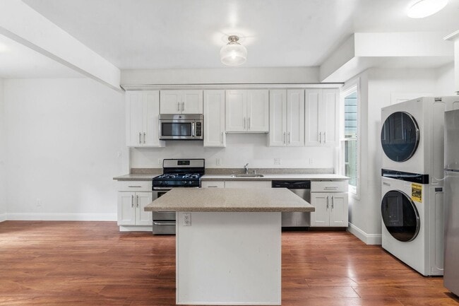 Building Photo - Lovely 2 Bed, 1 Bath Haight Ashbury Flat