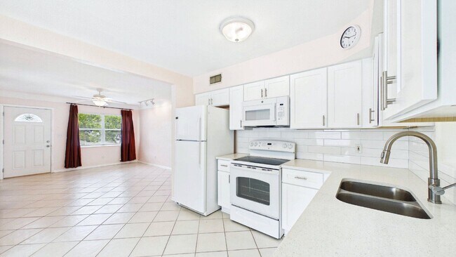 Building Photo - 5261 48th Terrace N