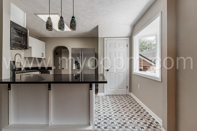 Building Photo - Completely Remodeled! 3 Bedroom / 3 Bathro...