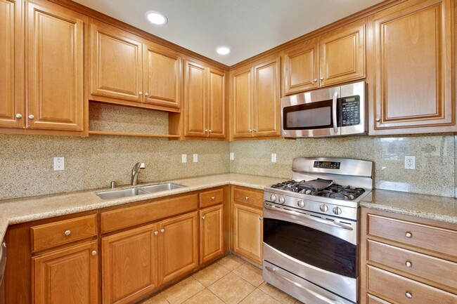 Building Photo - 3-Bed, 3-Bath Home in Sunnyvale near Seven...