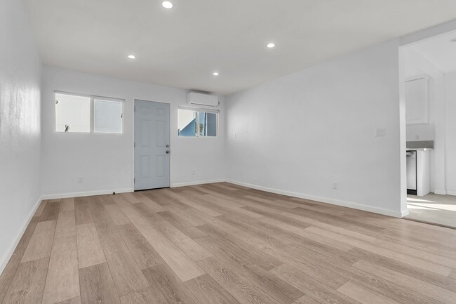 Building Photo - 1155 W Exposition Blvd