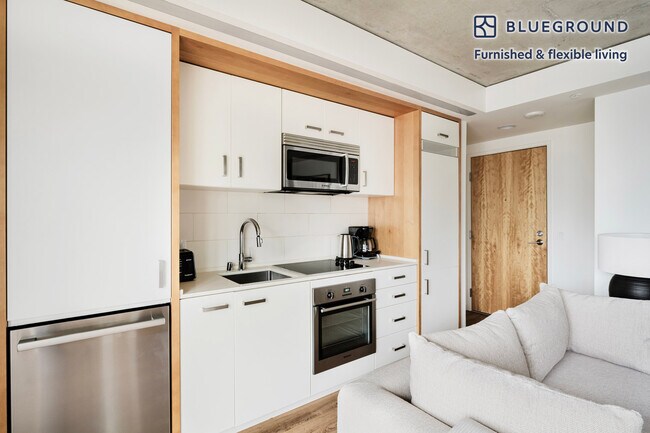 Building Photo - 225 Cedar St