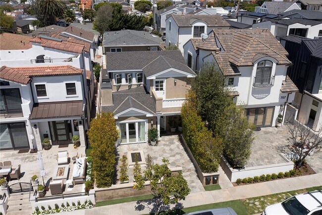 Building Photo - 705 Larkspur Ave