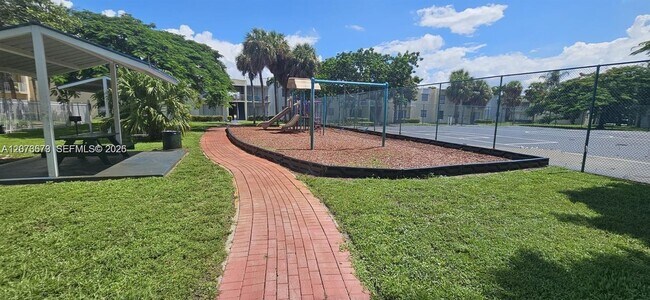 Building Photo - 411 Executive Center Dr