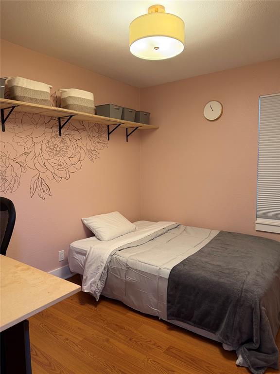 Building Photo - 1900 Dauphine Cove