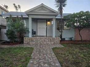 Building Photo - 1405 Simmons Ave