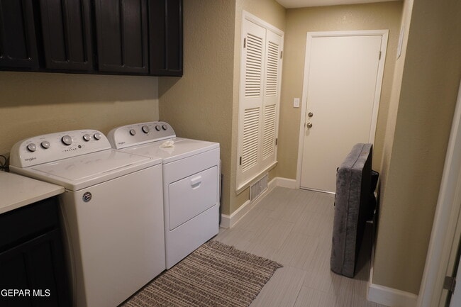 Building Photo - 4614 N Stanton St