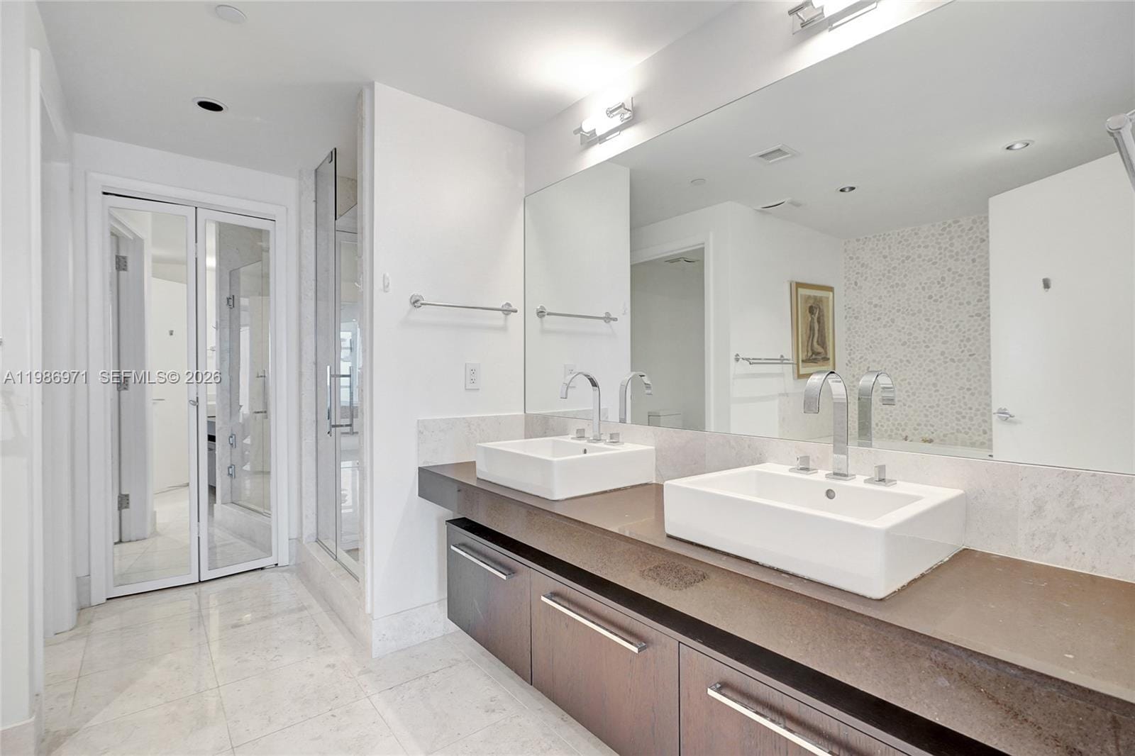 Building Photo - 17121 Collins Ave