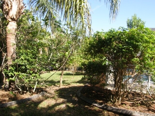 Building Photo - 4418 SW 25th Ave