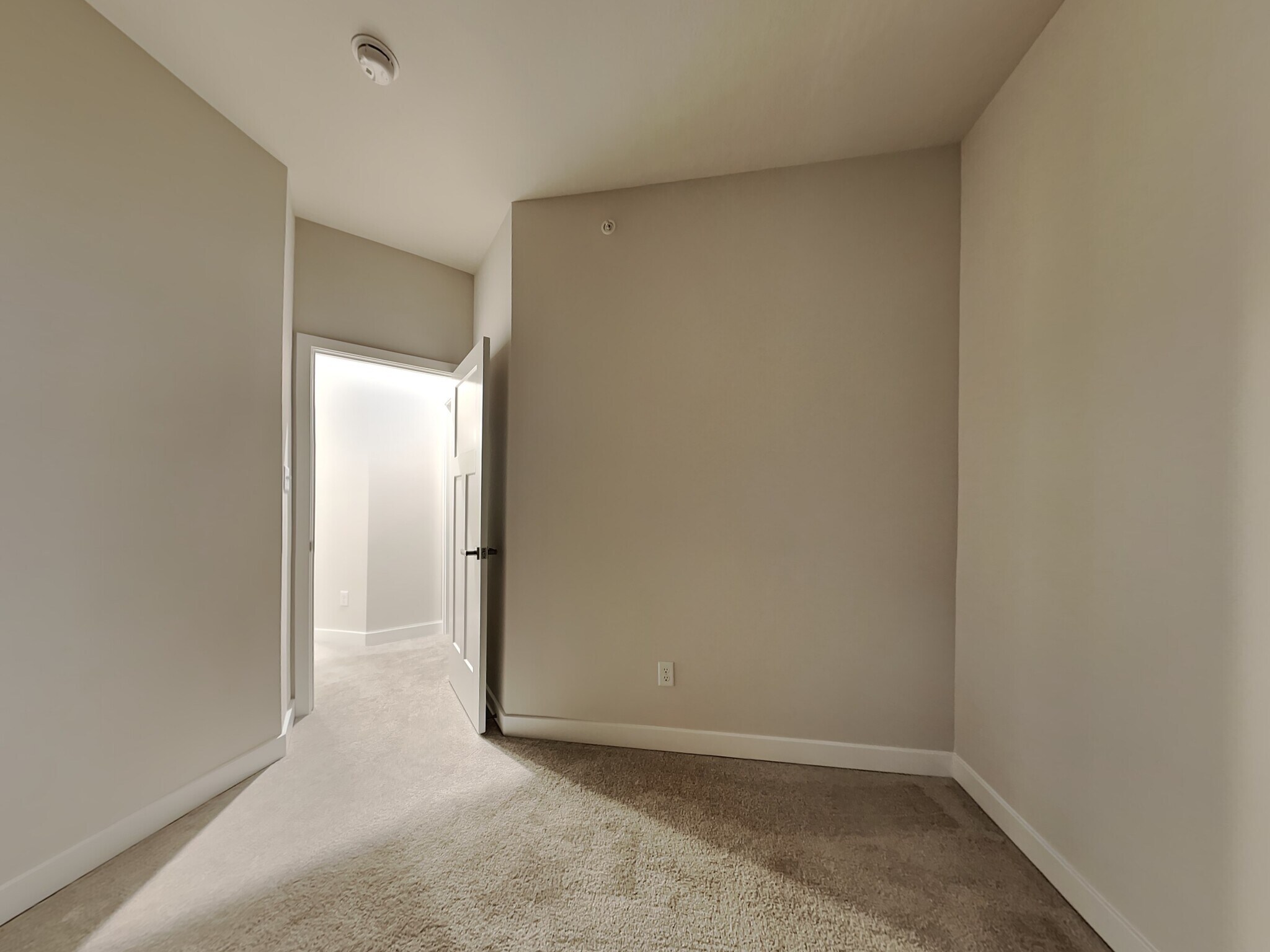 Building Photo - 4806 Spruce Rd