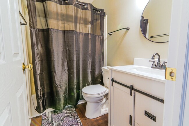 Building Photo - Fort Harrison State Park 4Bed Spacious Retreat