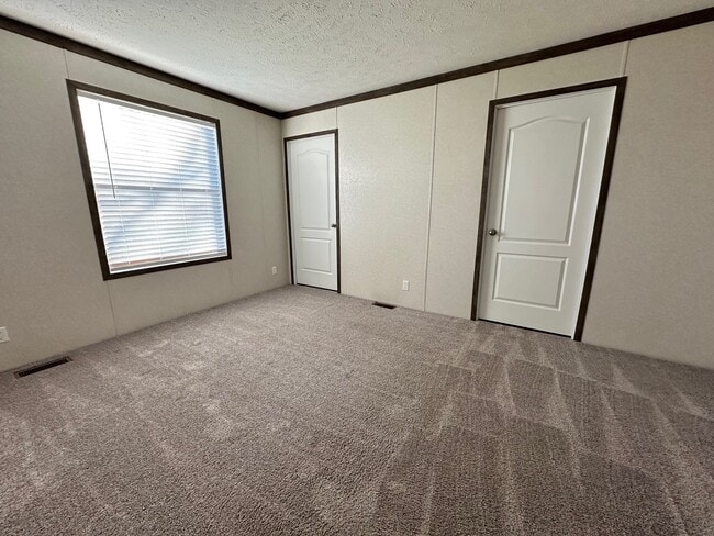 Building Photo - 642 Oregon St