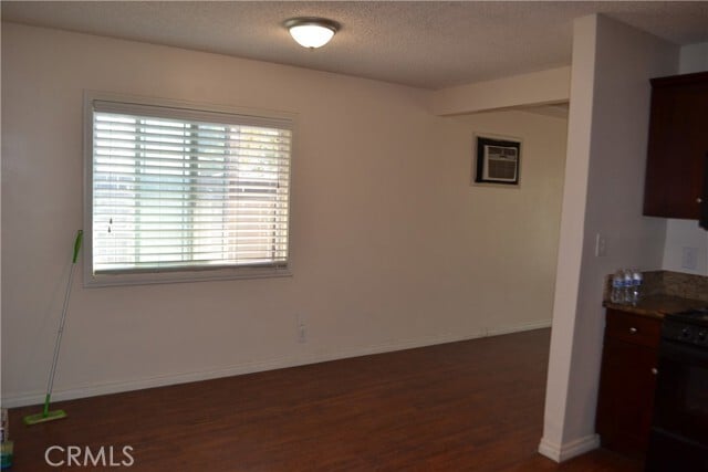 Building Photo - 5848 Robinson Ave