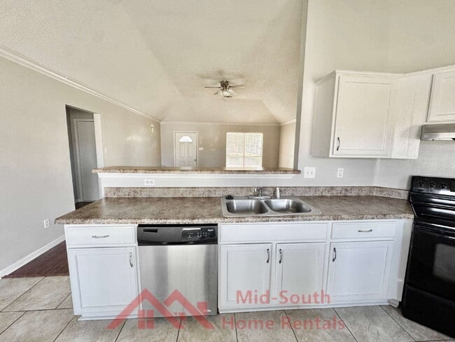 Building Photo - 55 Oakridge Cove