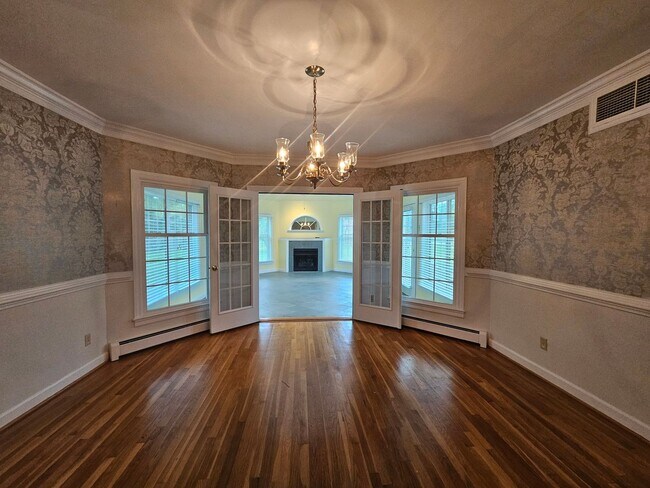 Building Photo - WITCH DUCK POINT