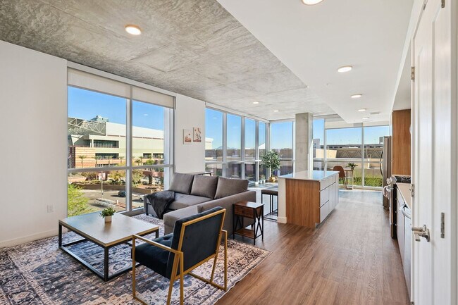 Building Photo - 222 E Jefferson St