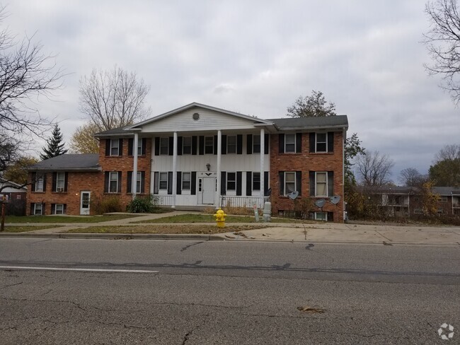 Building Photo - Evergreen Prairie