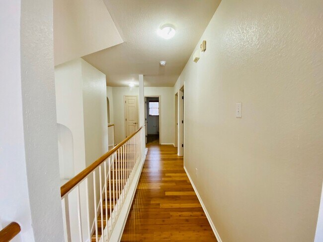 Building Photo - 14500 Ballycastle Trail