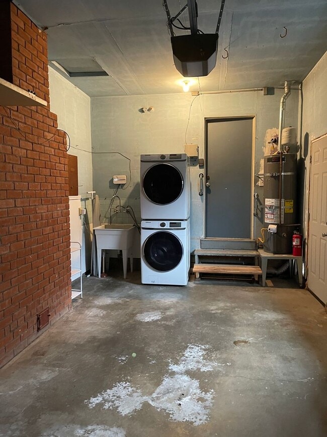 Building Photo - Bright, Updated Home with Garage, Laundry, and Private Yard