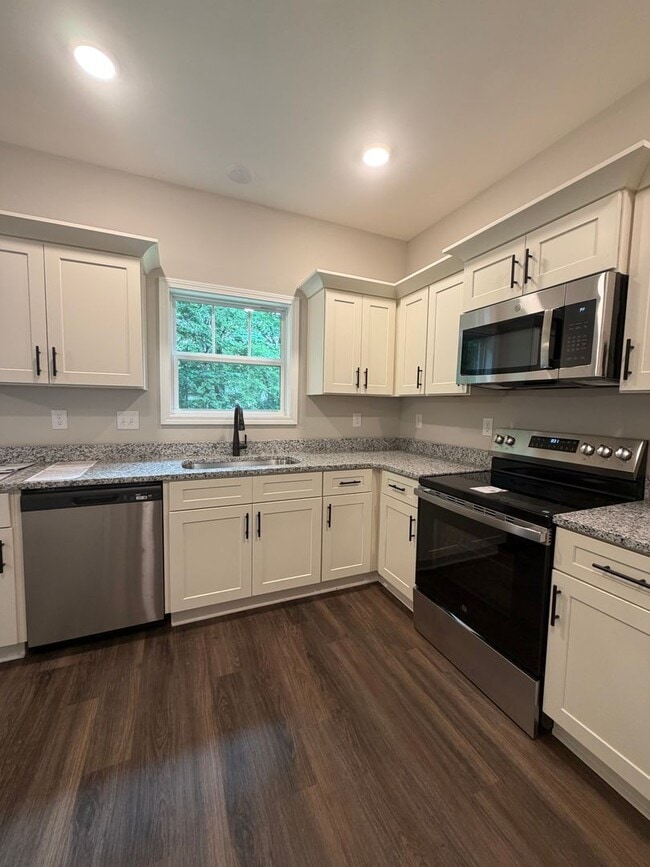 Building Photo - 1711 Golf Club Ln NW