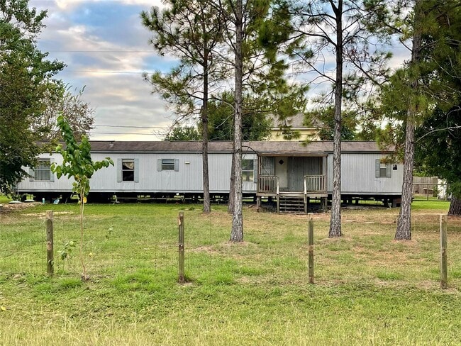 Building Photo - 4730 Bayou Ln