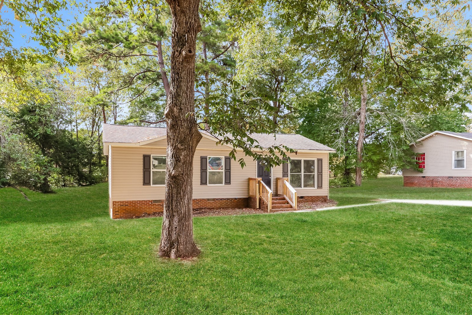 Building Photo - 111 Camellia Cir