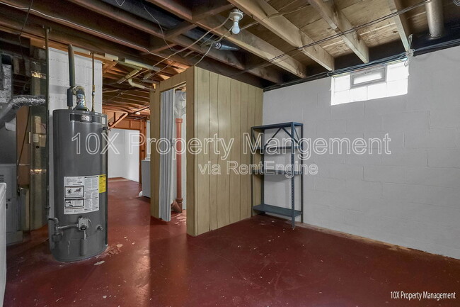 Building Photo - 1341 Coburg Rd