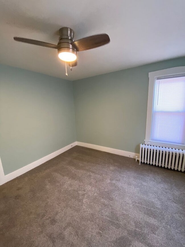 Building Photo - Beautiful Three Bedroom Townhouse in Northwest Lancaster City!