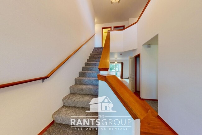 Building Photo - Spacious Pet-Free 4+ Bedroom Home in Lacey!