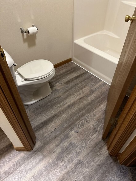 Building Photo - 725 6th Ave S